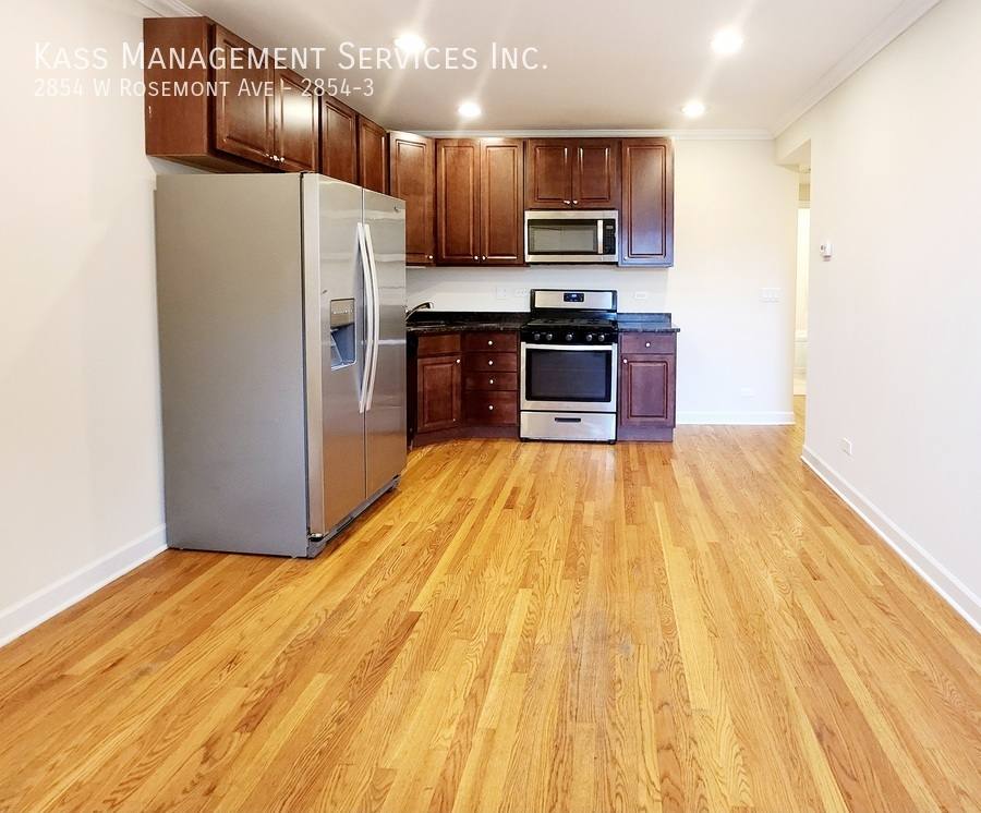 Apartment for rent at 2854 W Rosemont Ave #3, Chicago, IL 60659