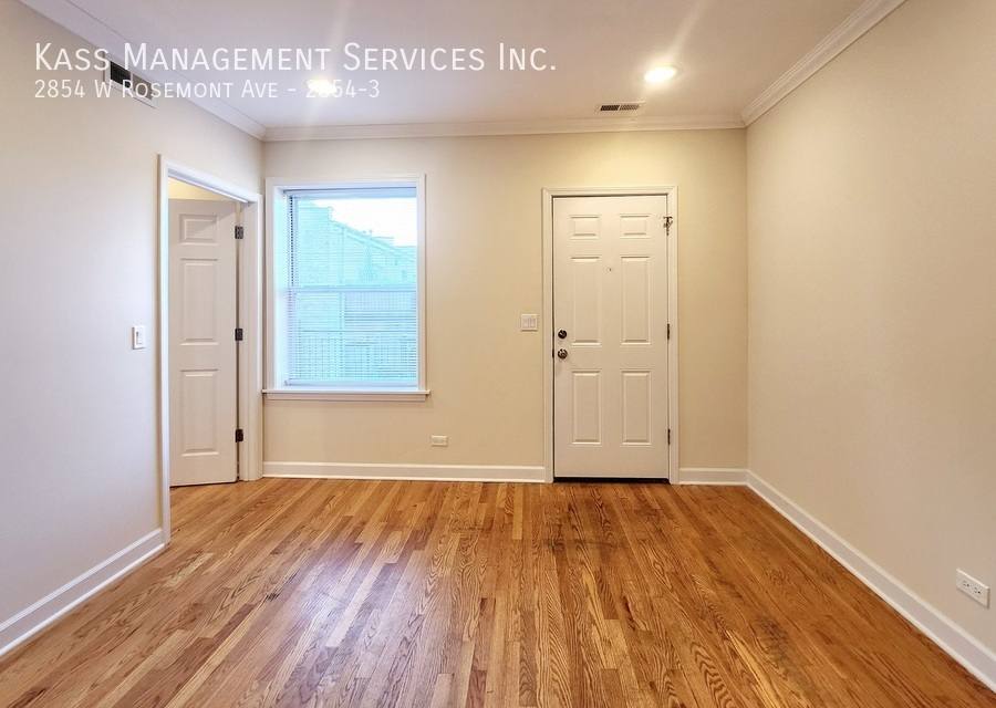 Apartment for rent at 2854 W Rosemont Ave #3, Chicago, IL 60659