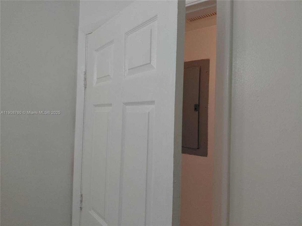 Townhouse for rent at 13950 NE 2nd Ave #139501A, Miami, FL 33161