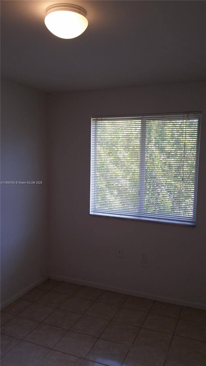 Townhouse for rent at 13950 NE 2nd Ave #139501A, Miami, FL 33161