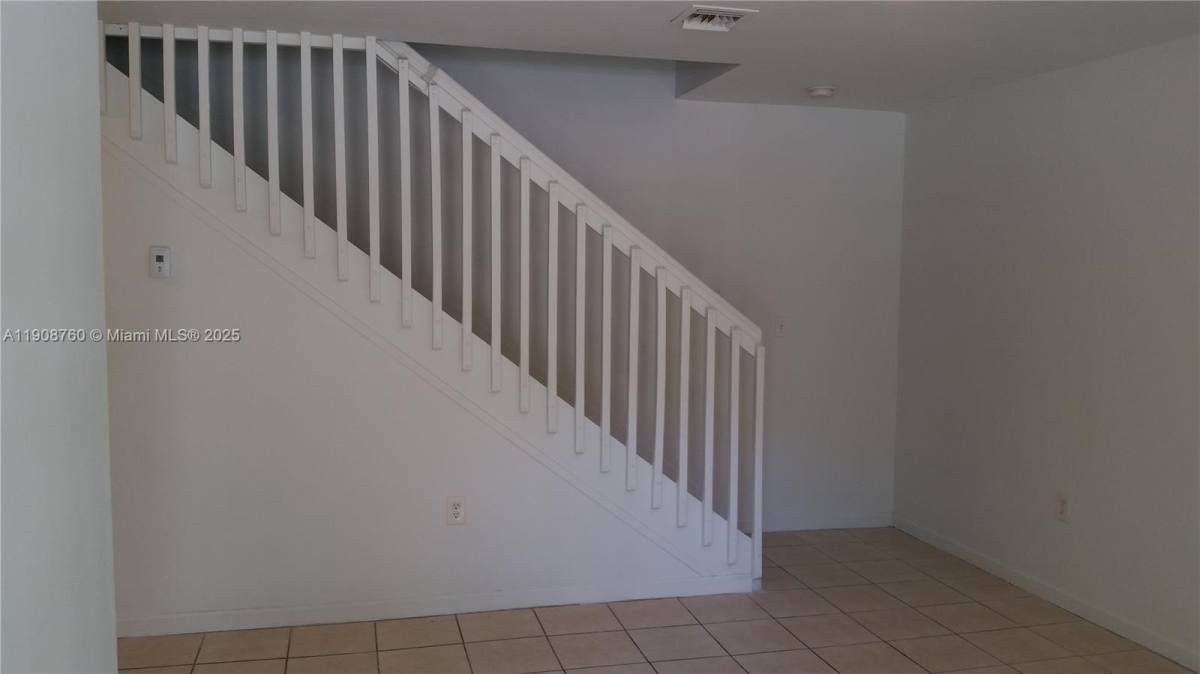Townhouse for rent at 13950 NE 2nd Ave #139501A, Miami, FL 33161