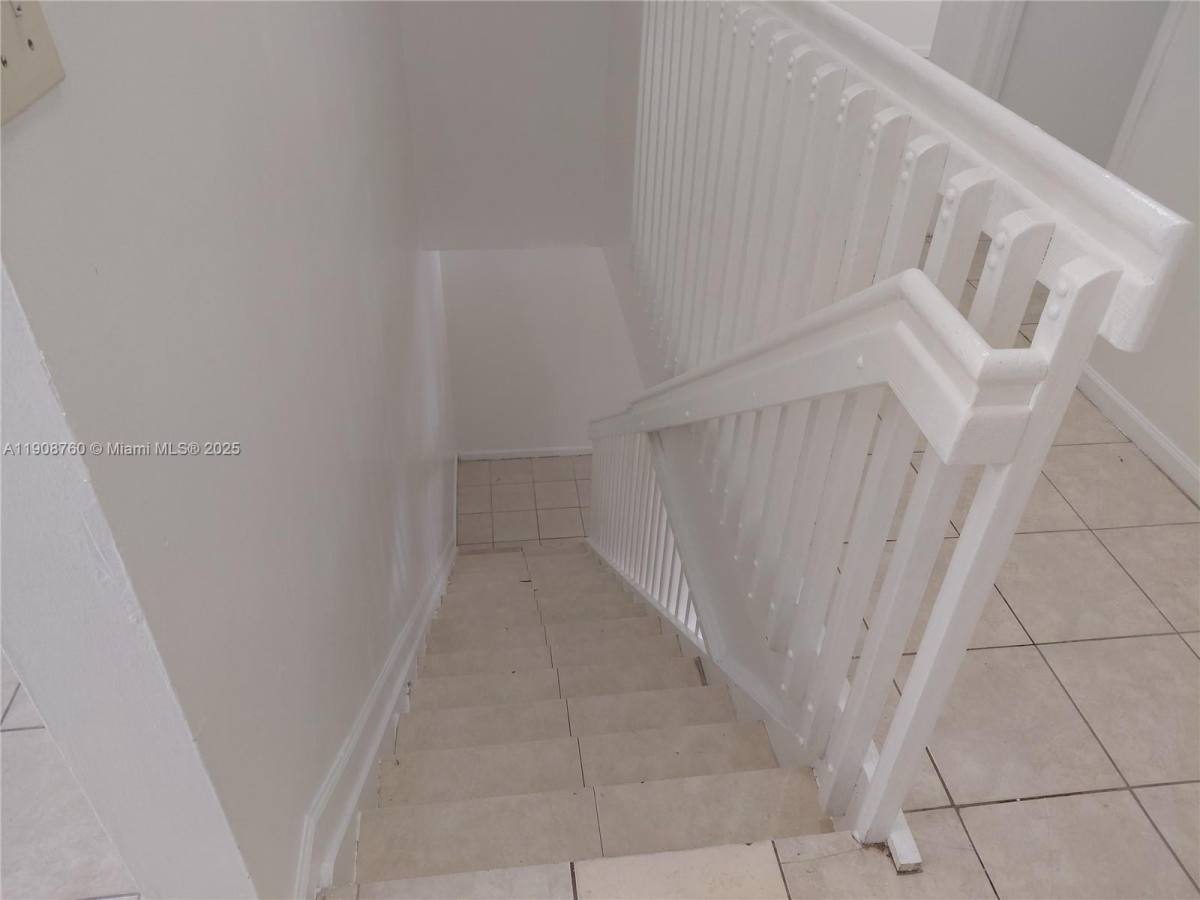 Townhouse for rent at 13950 NE 2nd Ave #139501A, Miami, FL 33161