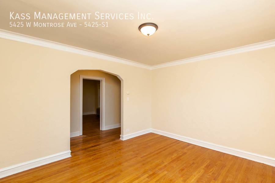 Apartment for rent at 5425 W Montrose Ave #S1, Chicago, IL 60641