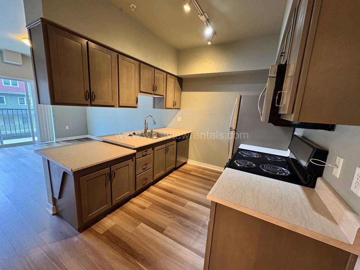Apartment for rent at 203 E Laurel St #305, Bellingham, WA 98225