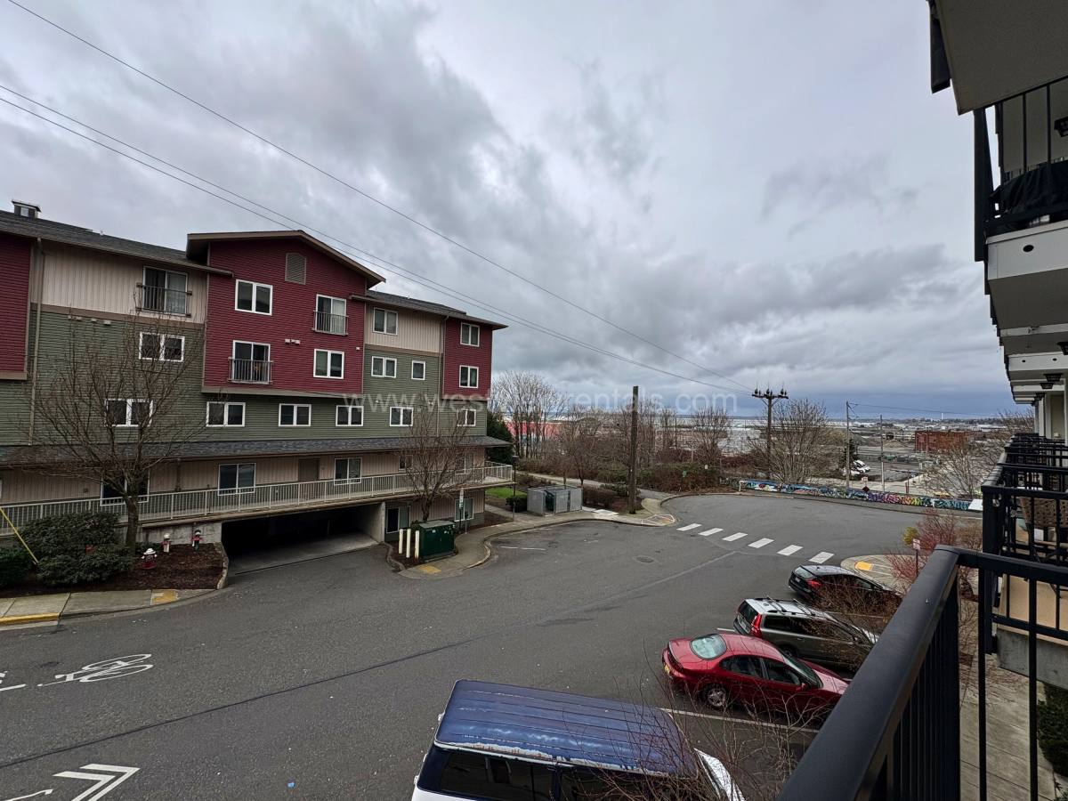 Apartment for rent at 203 E Laurel St #305, Bellingham, WA 98225