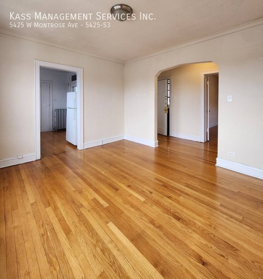 Apartment for rent at 5425 W Montrose Ave #S3, Chicago, IL 60641