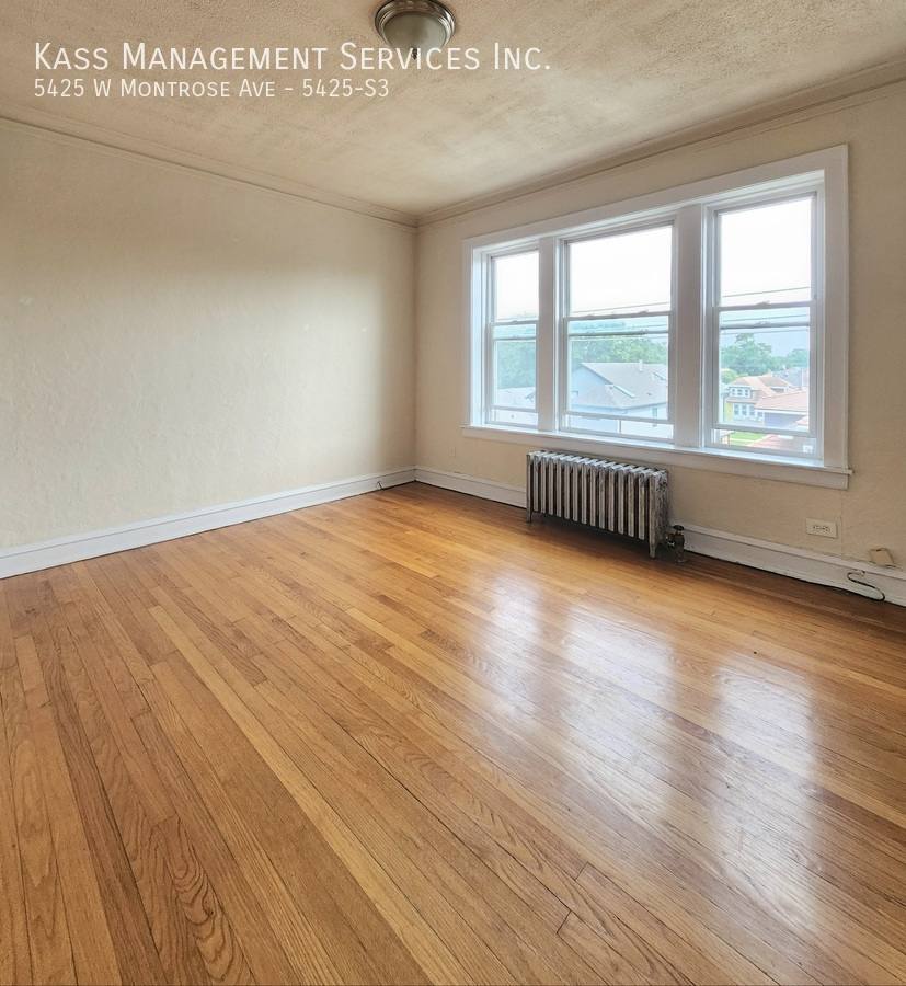 Apartment for rent at 5425 W Montrose Ave #S3, Chicago, IL 60641