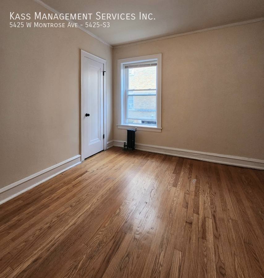 Apartment for rent at 5425 W Montrose Ave #S3, Chicago, IL 60641