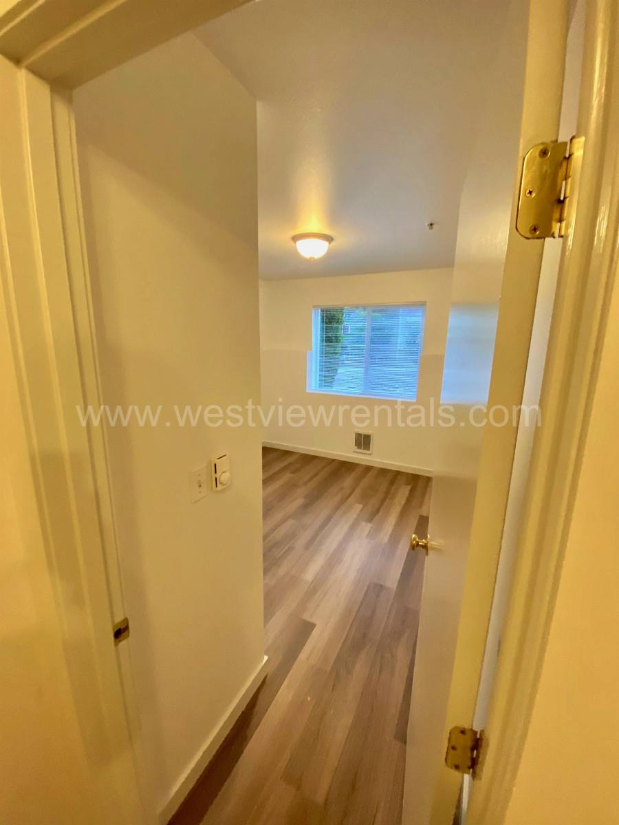 Apartment for rent at 524 32nd St #102, Bellingham, WA 98225