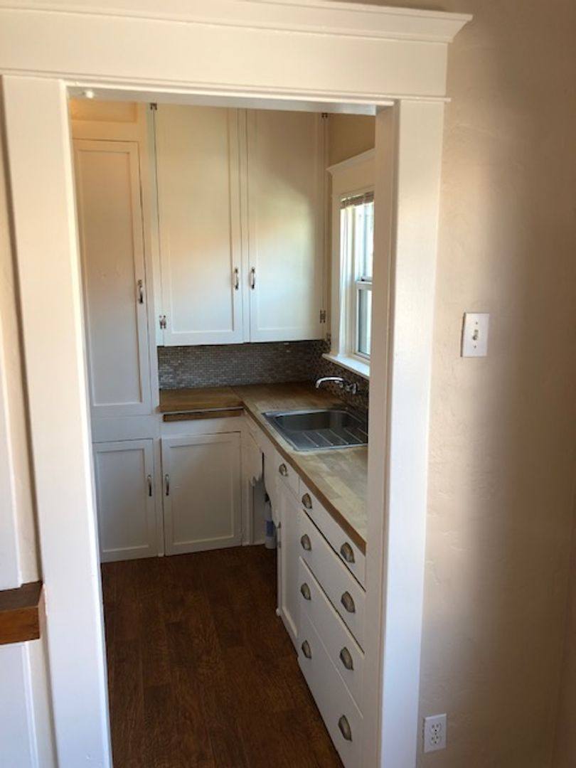 Apartment for rent at 1144 Appleton St, Long Beach, CA 90802