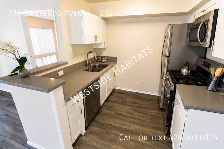 Apartment for rent at 700 S Berendo Ave #202, Los Angeles, CA 90005