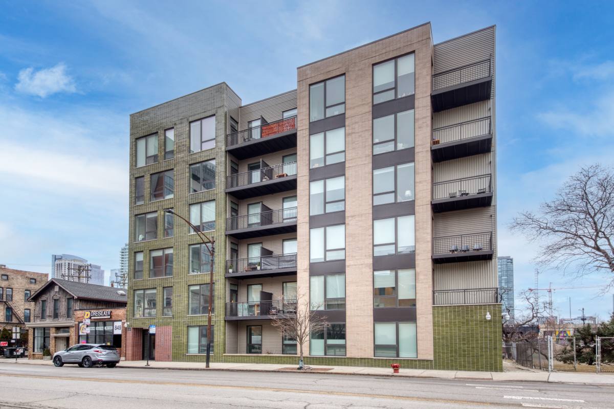 Apartment for rent at 851 W Grand #303, Chicago, IL 60642