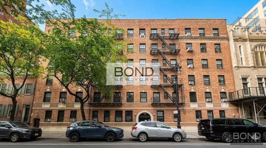 Apartment for rent at 30 Charlton St #K, New York, NY 10014