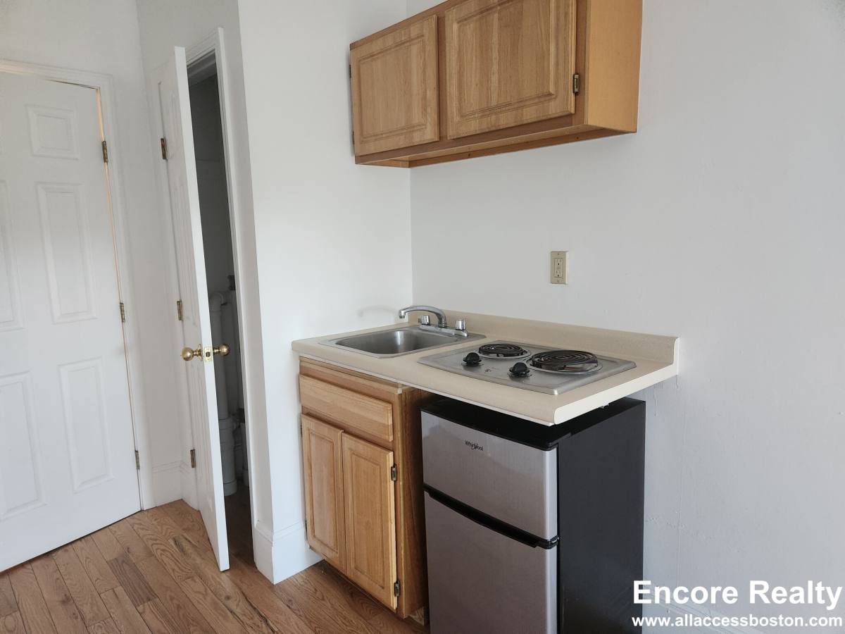 Apartment for rent at 1061 Beacon St #14, Brookline, MA 02446