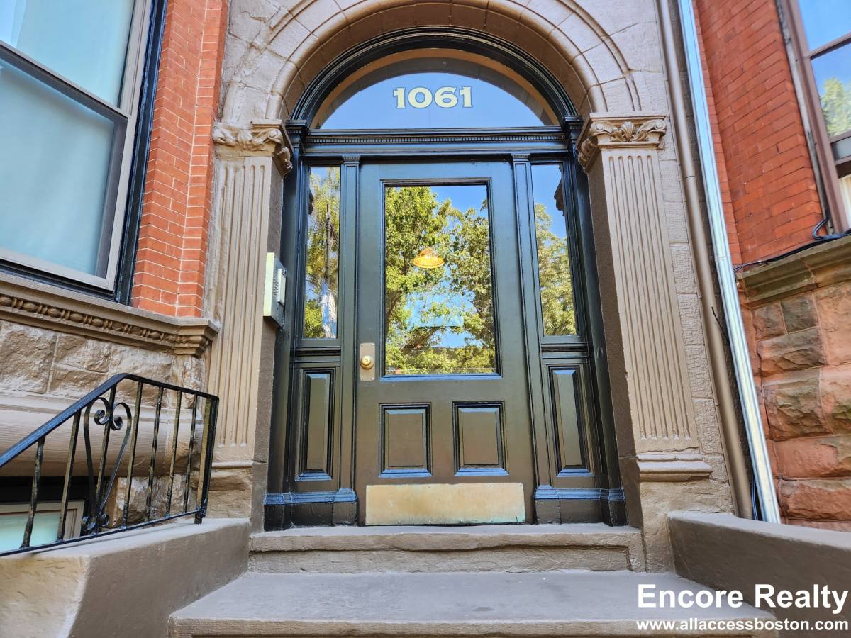 Apartment for rent at 1061 Beacon St #14, Brookline, MA 02446