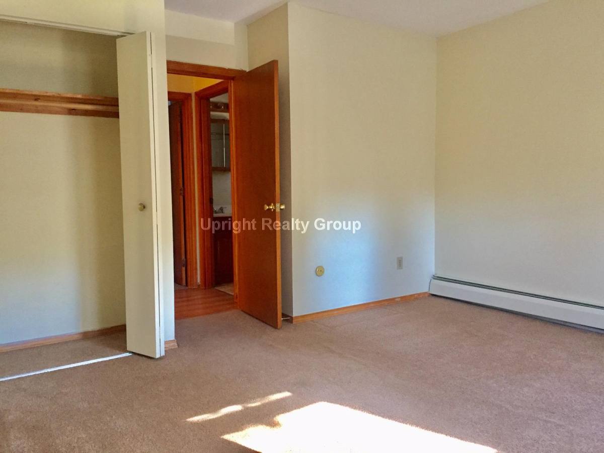 Apartment for rent at 9 Beacon St #3, Leominster, MA 01453