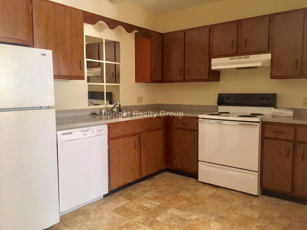 Apartment for rent at 9 Beacon St #3, Leominster, MA 01453