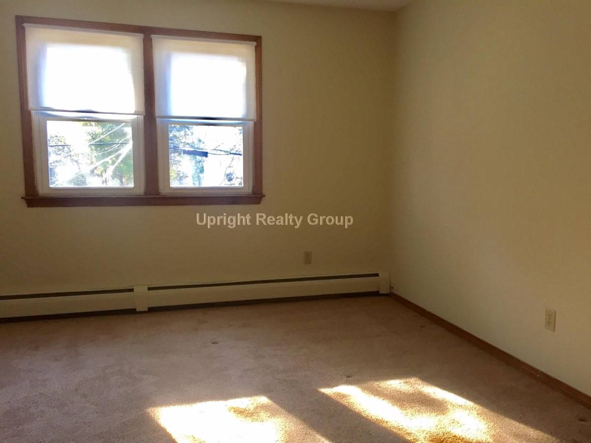 Apartment for rent at 9 Beacon St #3, Leominster, MA 01453