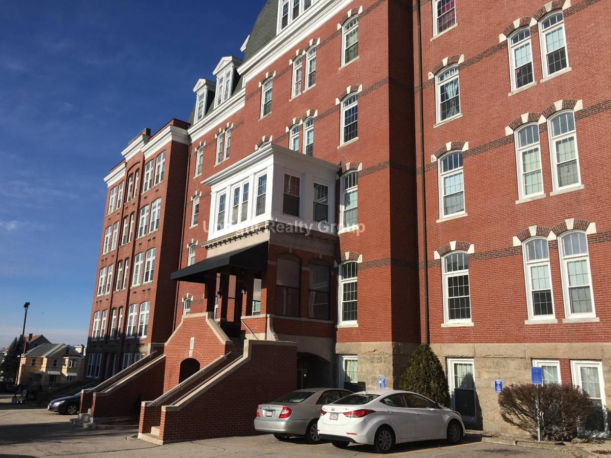 Apartment for rent at 57 Saint Joseph St #404, Fall River, MA 02723