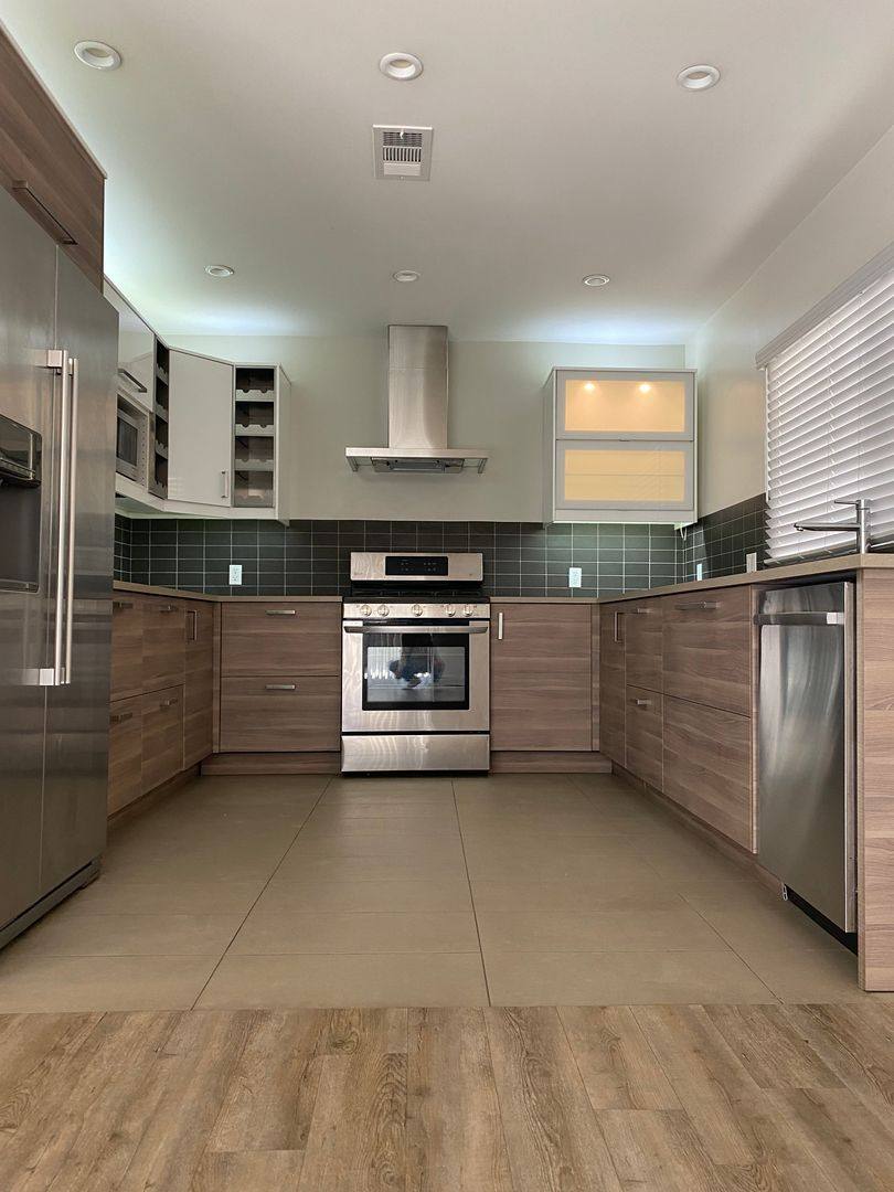 Condo for rent at 11670 Chenault St, Los Angeles, CA 90049