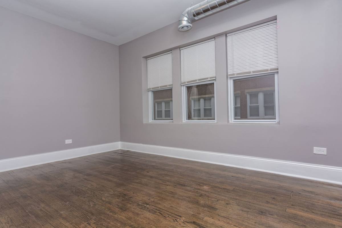 Apartment for rent at 7511 S Yale Ave, Chicago, IL 60621