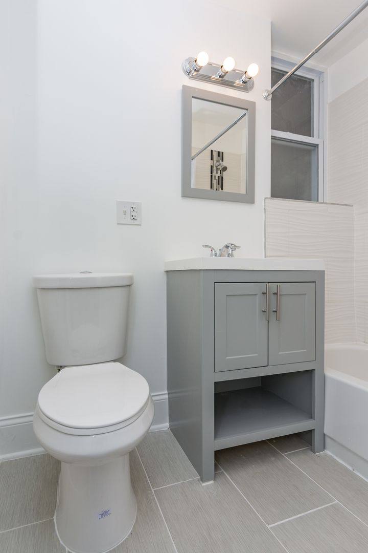 Apartment for rent at 7511 S Yale Ave, Chicago, IL 60621