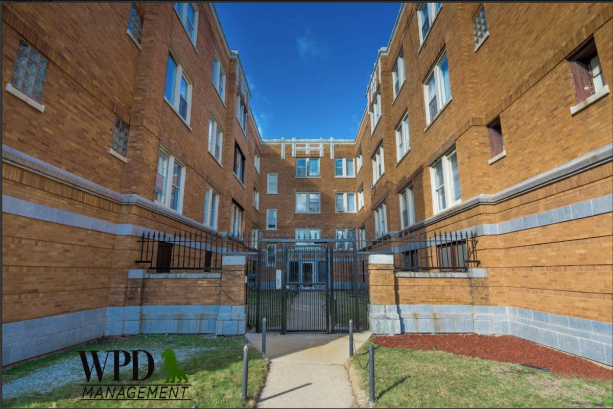 Apartment for rent at 6952 S Clyde Ave, Chicago, IL 60649