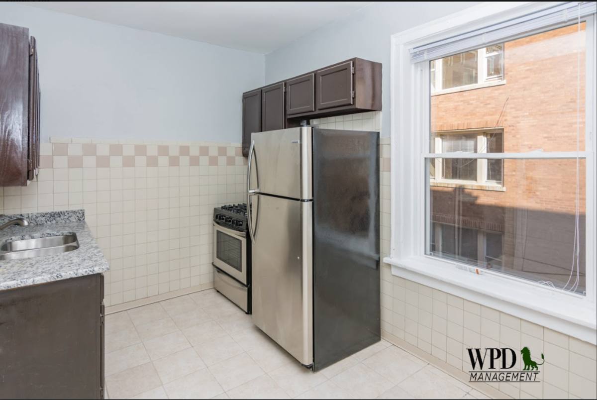 Apartment for rent at 6952 S Clyde Ave, Chicago, IL 60649