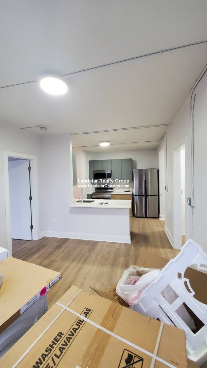 Apartment for rent at 1347 W Estes Ave #E3, Chicago, IL 60626