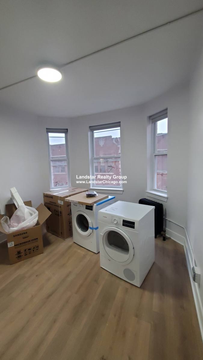 Apartment for rent at 1347 W Estes Ave #E3, Chicago, IL 60626