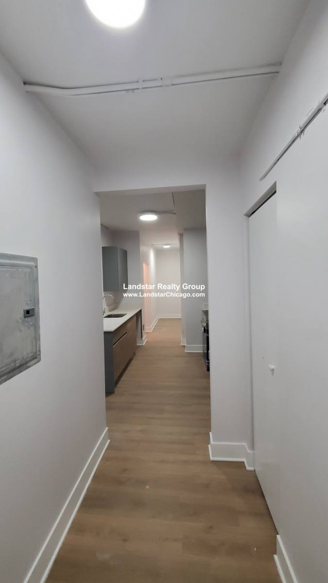 Apartment for rent at 1347 W Estes Ave #E3, Chicago, IL 60626