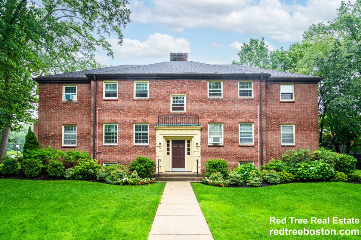 Apartment for rent at 75 Wyman St #4, Waban, MA 02468