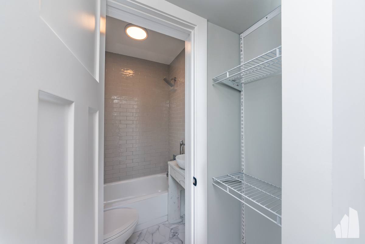 Apartment for rent at 505 W Belmont Ave #7A, Chicago, IL 60657