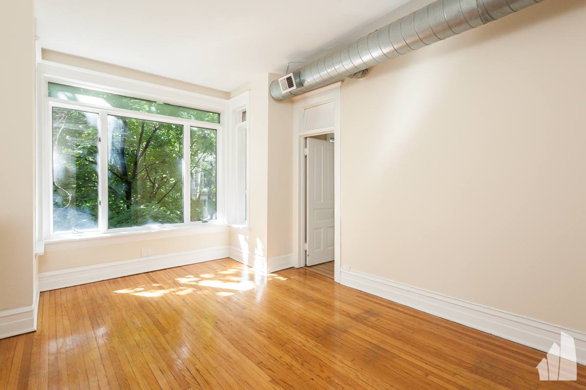 Apartment for rent at 900 W Newport #2, Chicago, IL 60657