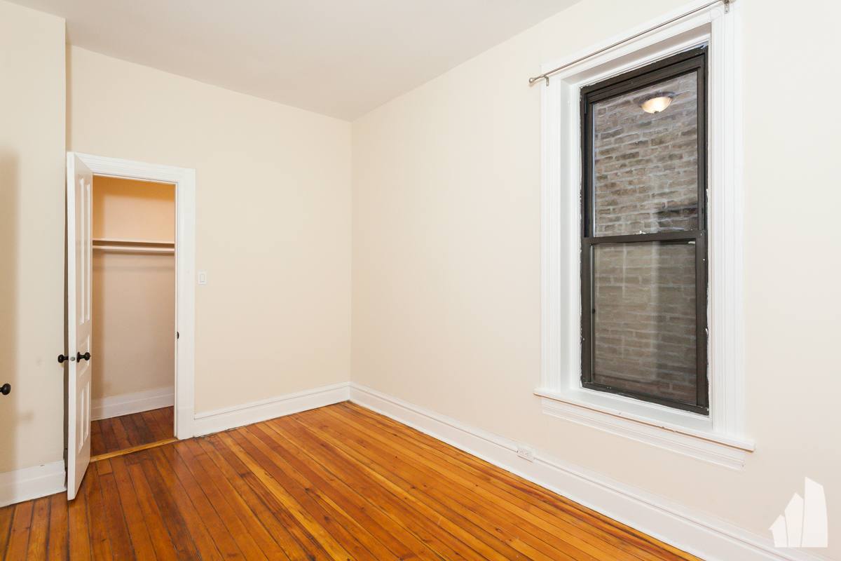 Apartment for rent at 900 W Newport #2, Chicago, IL 60657
