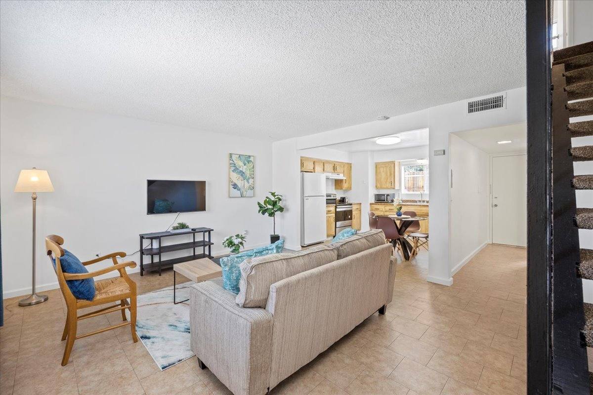 Townhouse for rent at 4225 Parkwood Court #3, Bakersfield, CA 93309