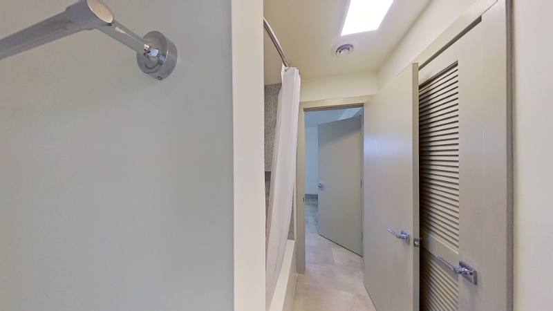 Apartment for rent at 924 10th Ave #1, Huntington, WV 25701