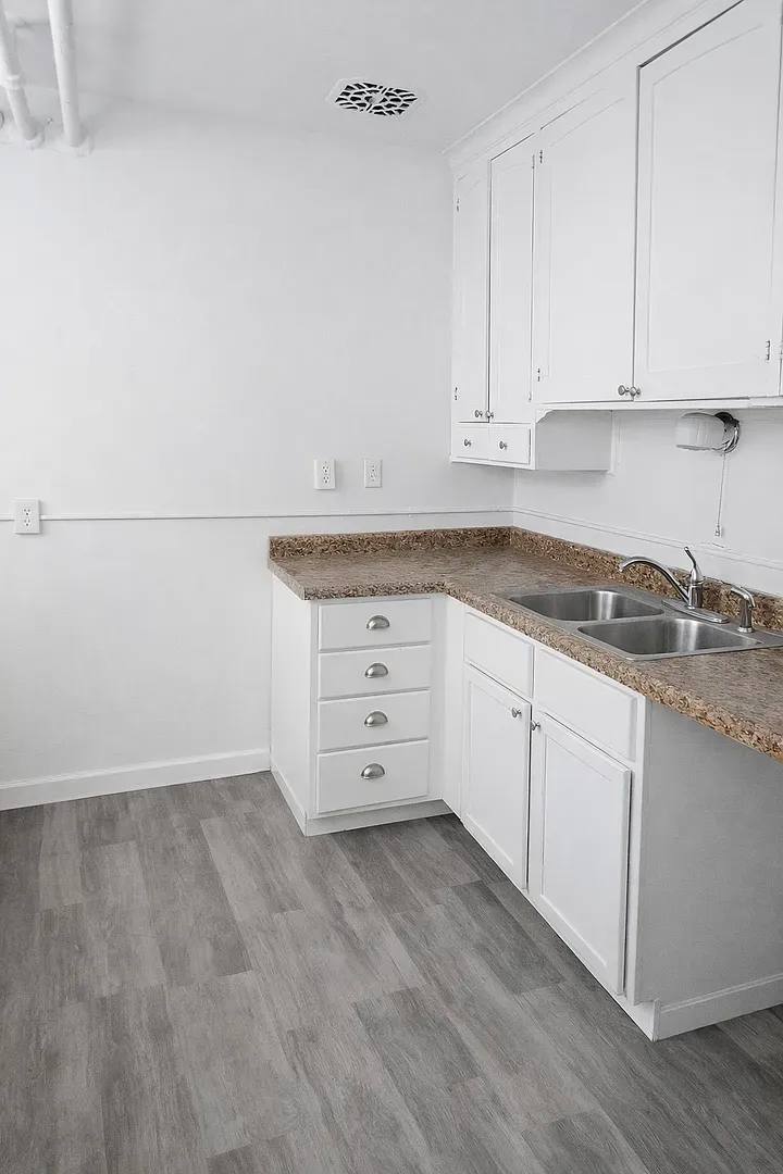 Apartment for rent at 1947 Grand Ave, Saint Paul, MN 55105