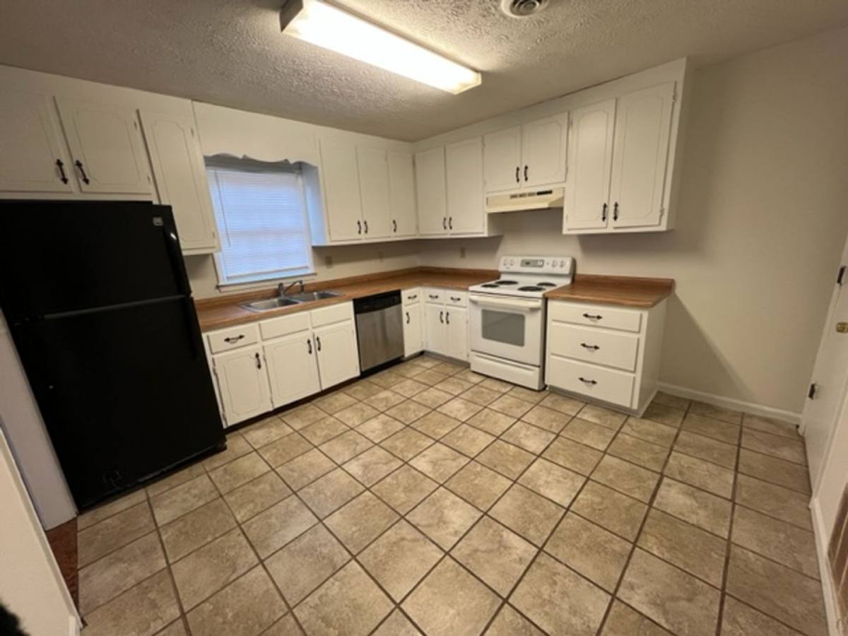 House for rent at 1292 Aiken Rd, Bogart, GA 30622