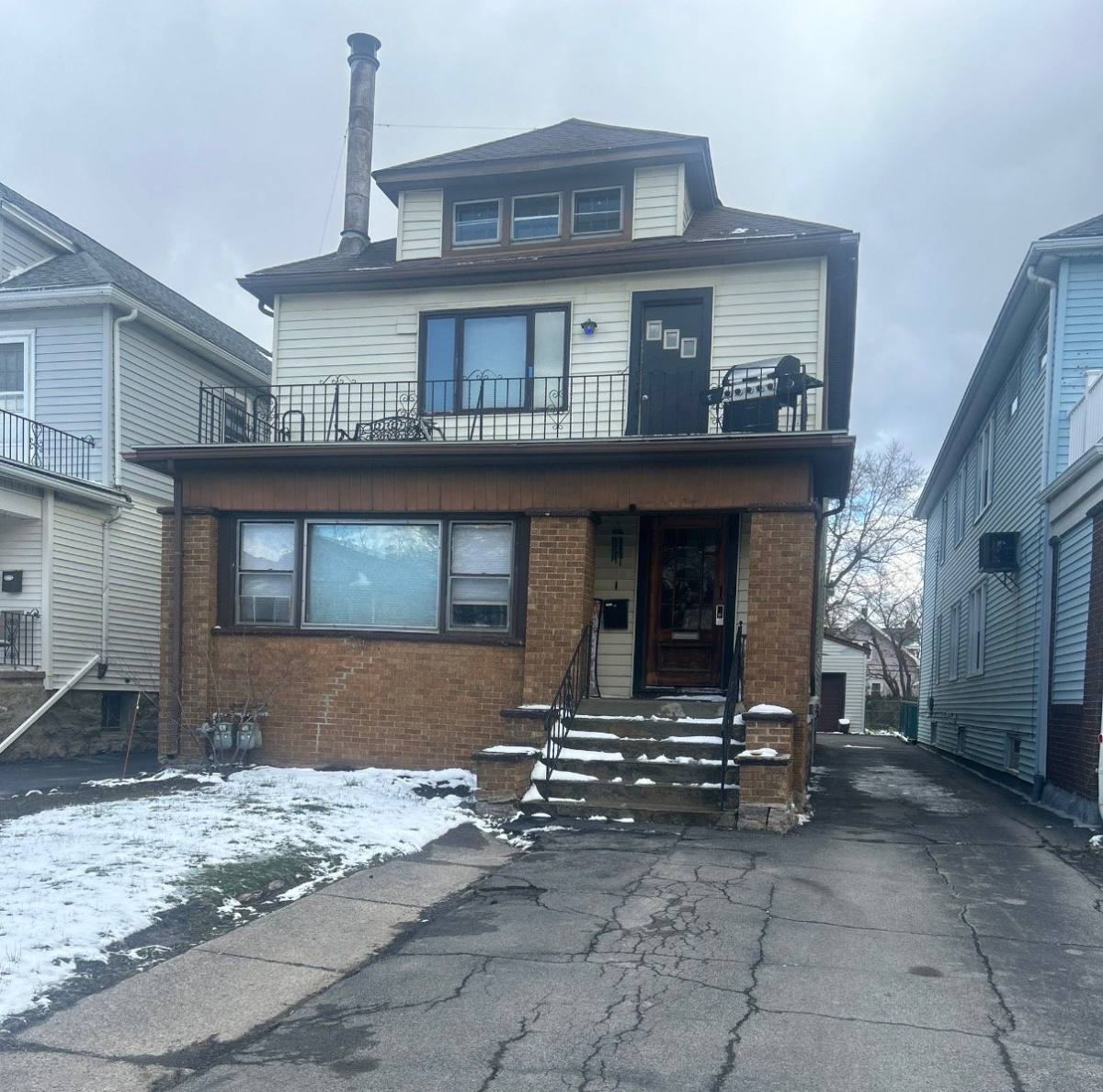 Apartment for rent at 359 Colvin Ave, Buffalo, NY 14216