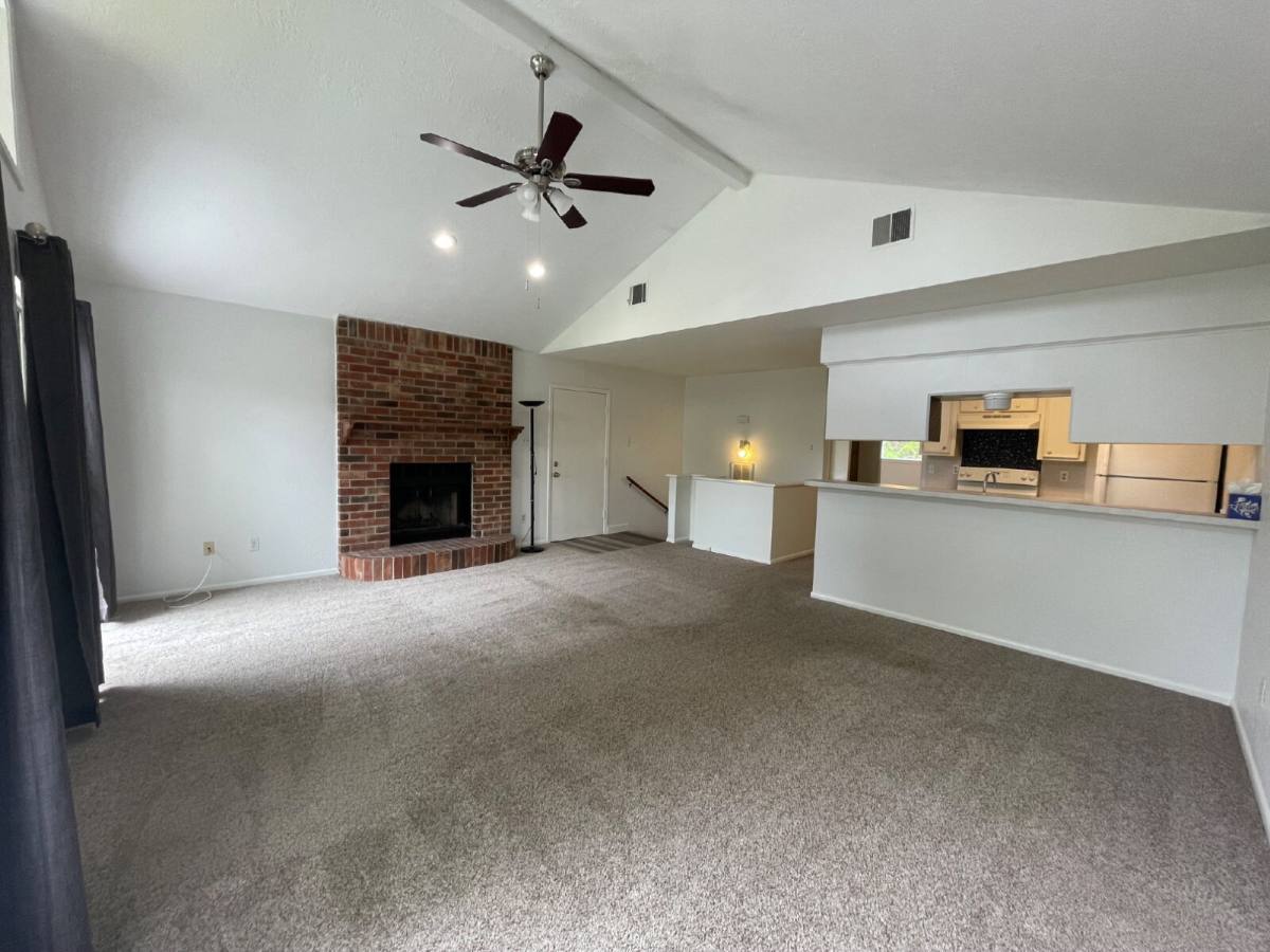 House for rent at 2 A Thunderbird Dr, Conroe, TX 77304