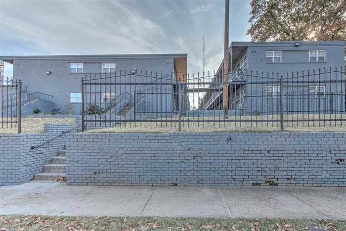 Apartment for rent at 1433 Court Ave, Memphis, TN 38104