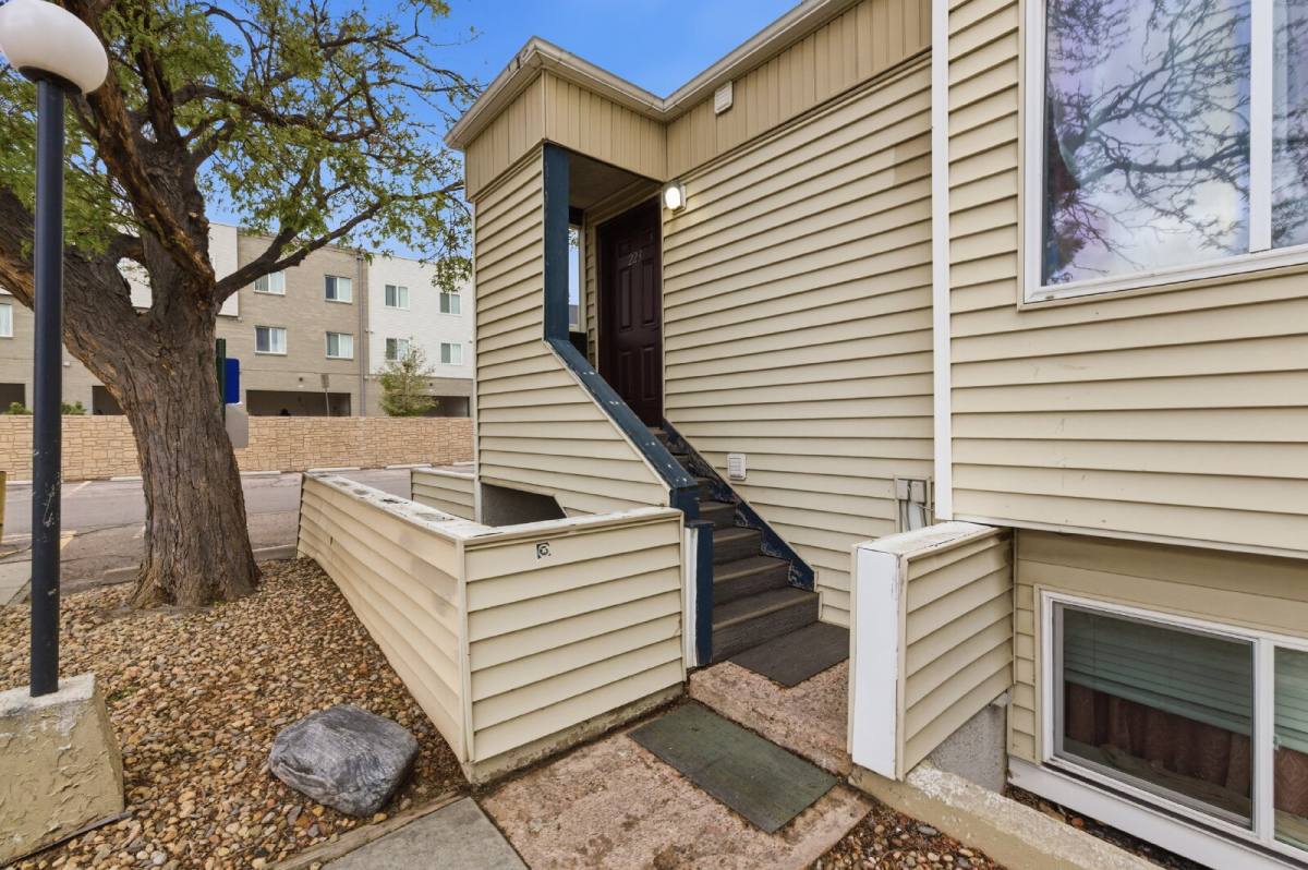 Apartment for rent at 10742 E Exposition Ave #223, Aurora, CO 80010