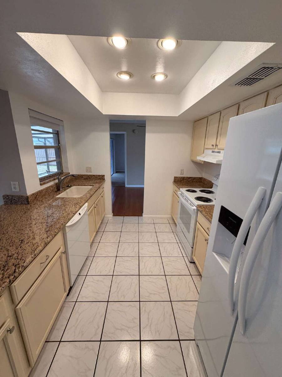 House for rent at 14001 Dominion Court, Tampa, FL 33613