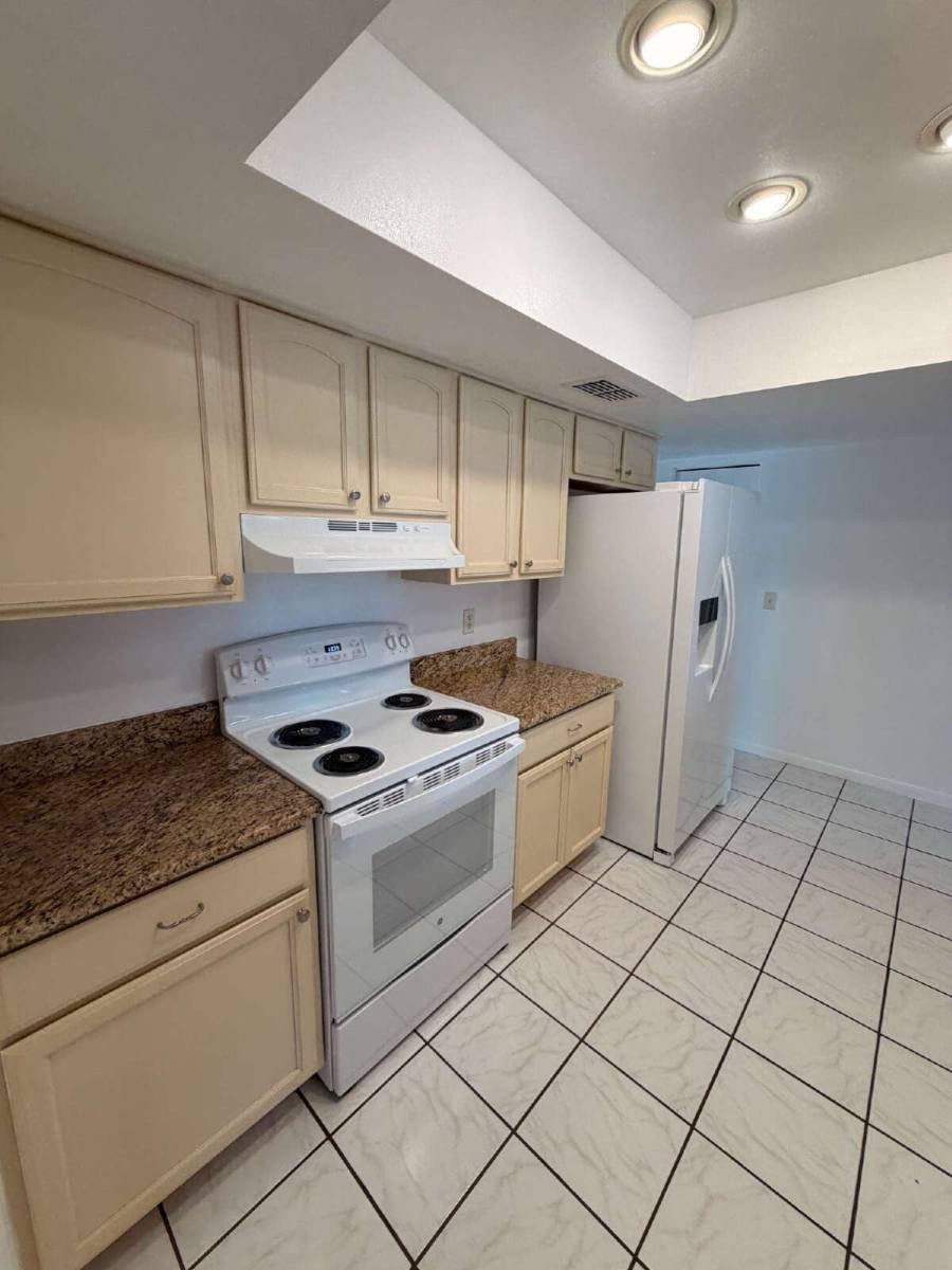 House for rent at 14001 Dominion Court, Tampa, FL 33613