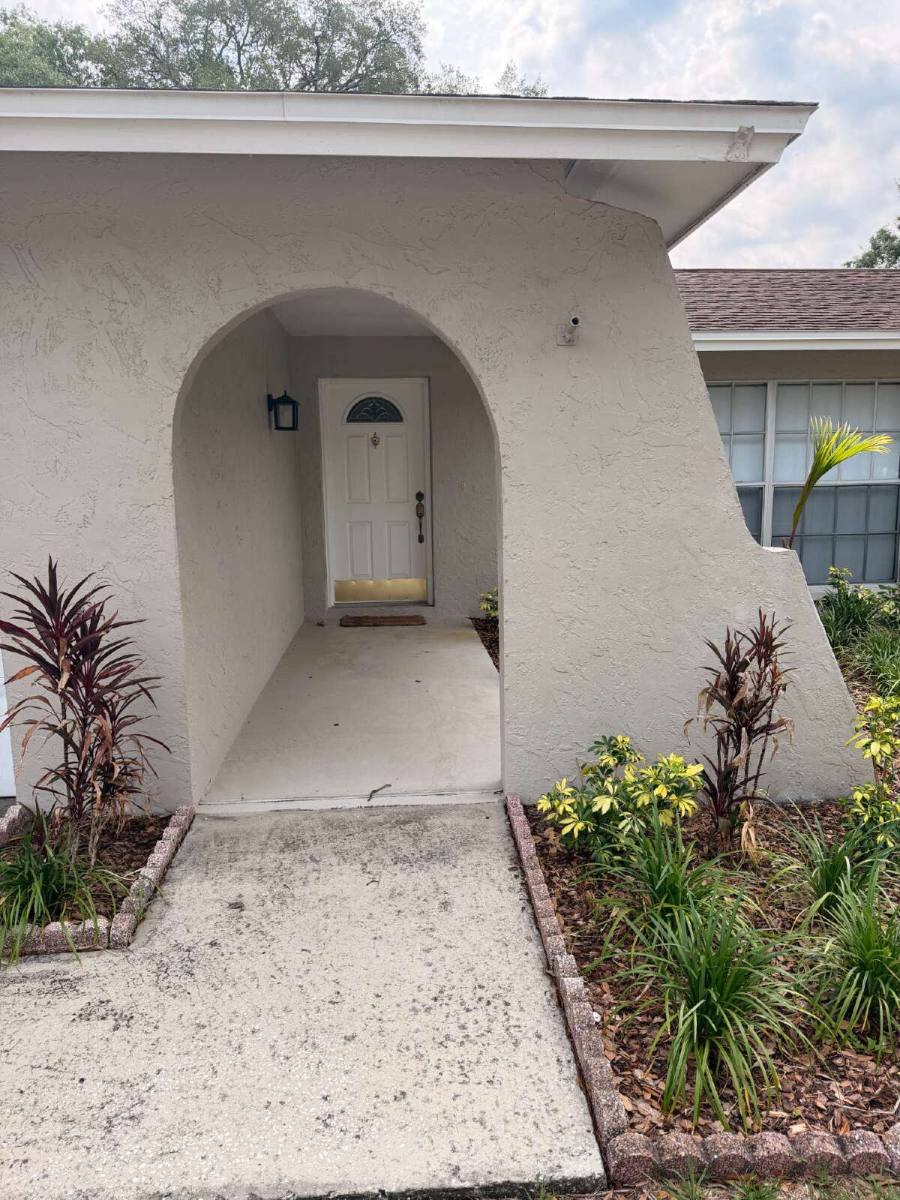 House for rent at 14001 Dominion Court, Tampa, FL 33613