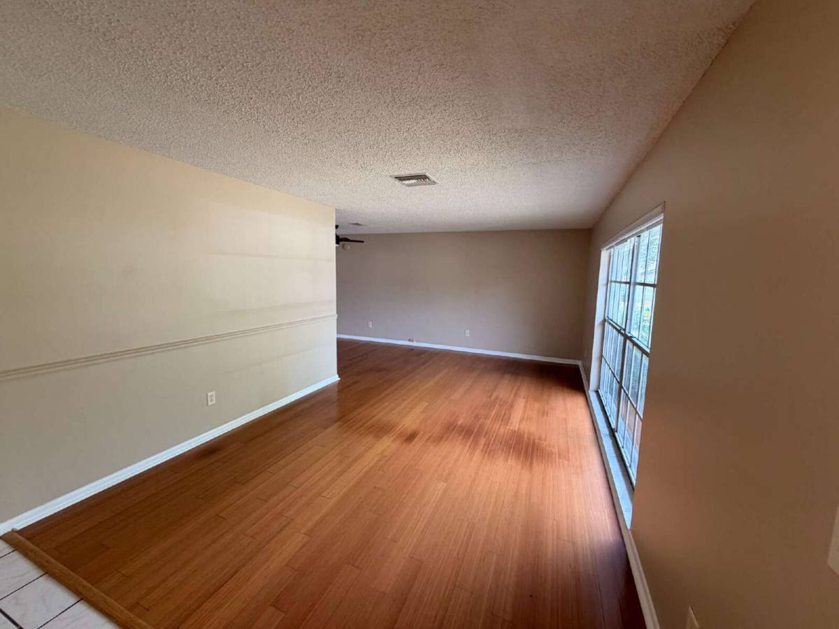 House for rent at 14001 Dominion Court, Tampa, FL 33613