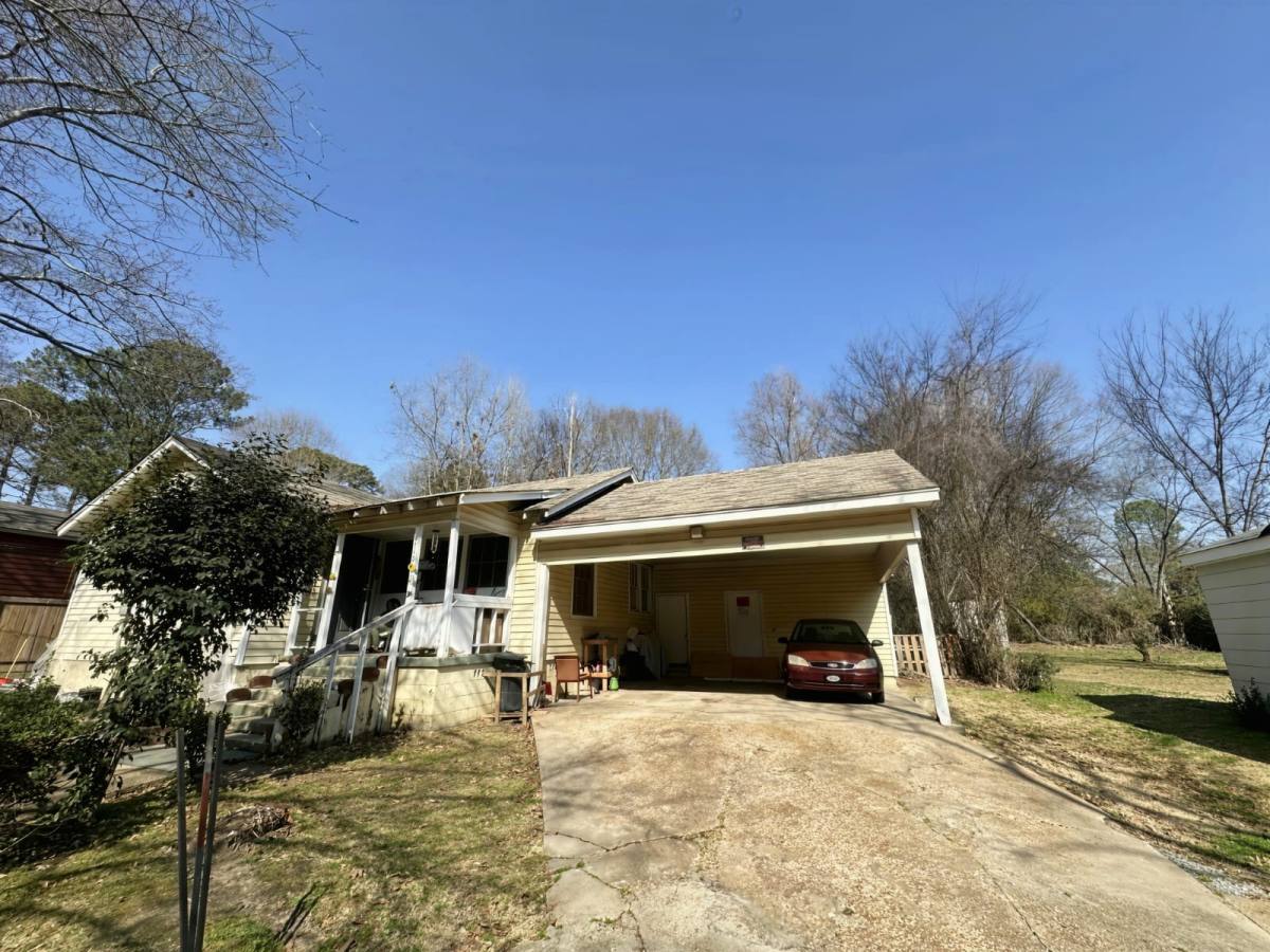 House for rent at 740 Valencia St, Jackson, MS 39204