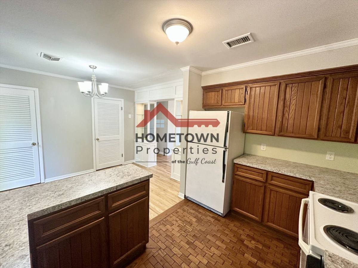 House for rent at 3730 Forest Glen Dr, Pensacola, FL 32504