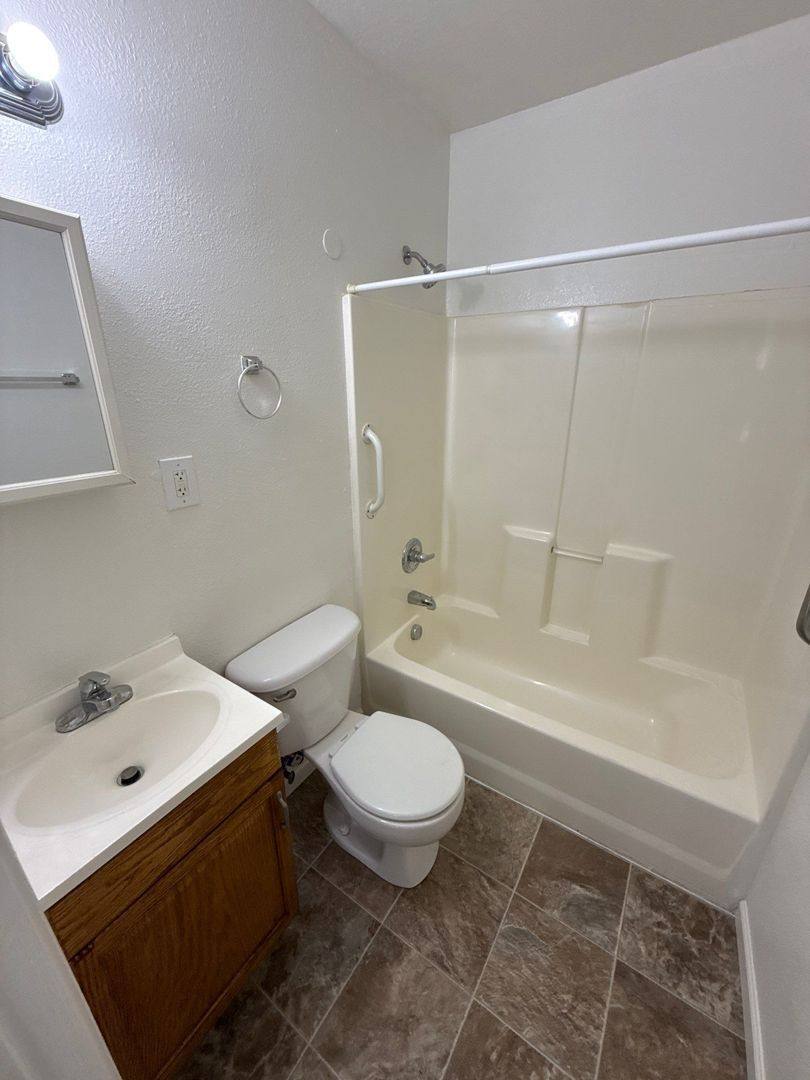 Apartment for rent at 647 Columbia St NE #647, Salem, OR 97301